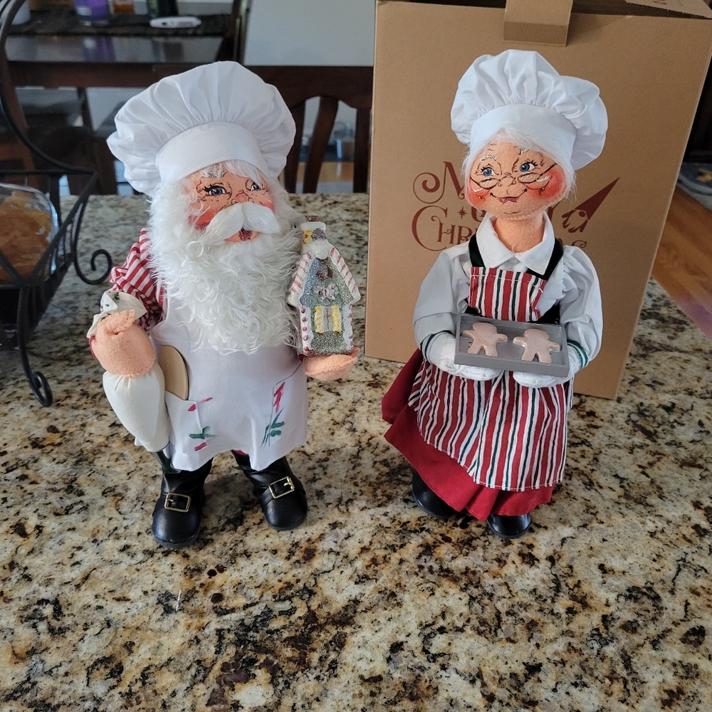 Annalee Santa and Mrs Claus